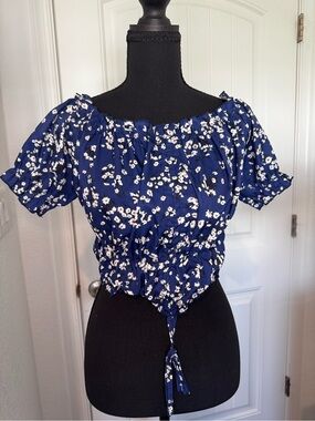 NWOT SHEIN Floral Crop Top Women’s XL Blue Daisies Floral Lightweight Stretch